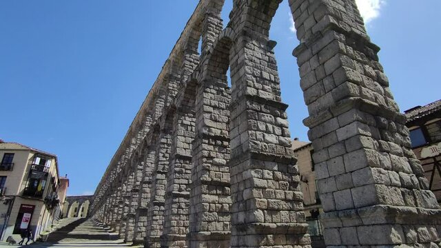 Acueducto romano de Segovia, Espa&ntilde;a, con m&aacute;s de dos mil a&ntilde;os de antig&uuml;edad 