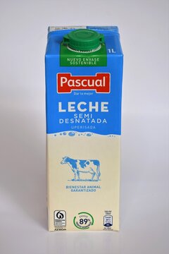 Leche semidesnatada Pascual.