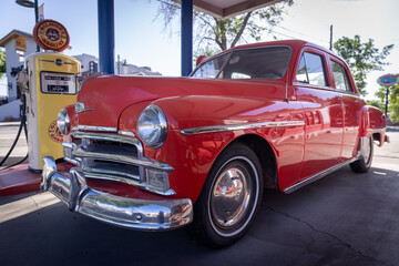 Obraz na płótnie Canvas Vintage red car