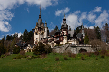 Fototapeta na wymiar castillo Peles en Rumania