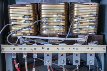 Maintenance to a dry type transformer with windings and phases exposed