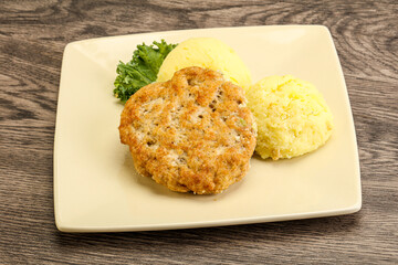 Chicken cutlet with mashed potato