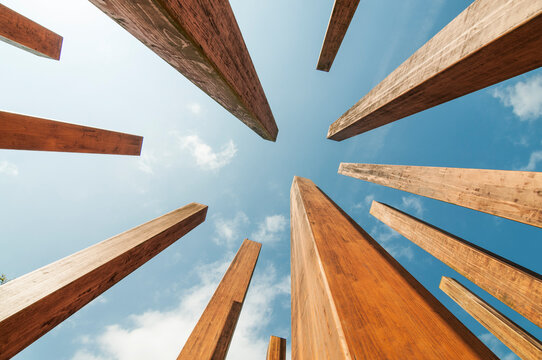 Columns to the sky