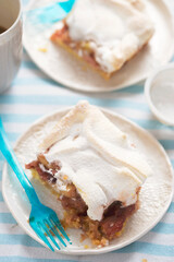 Rhubarb shortcrust cake with meringue on top 