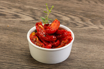 Sun-dried tomato in olive oil