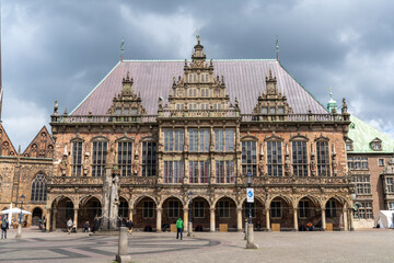 Fototapeta na wymiar the historic city hall building in the old city center of Bremen