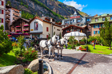 Traditional houses in Zermatt, Switzerland - obrazy, fototapety, plakaty