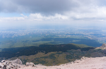 A scenic view at the peak of Malinche Volcano in Mexico under a cloudy sky