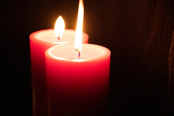 CANDLES WITH FLAMES OR SMOKE