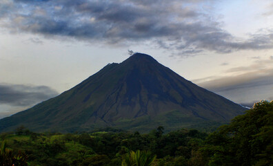 Fototapeta na wymiar Volcan Arenal, La Fortuna San Carlos, Costa Rica