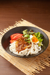 冷やし胡麻味噌肉うどん