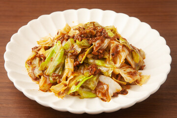 キャベツの肉味噌炒め