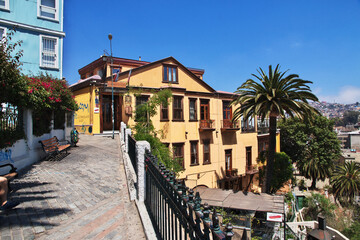 Fototapeta na wymiar The vintage house in Valparaiso, Pacific coast, Chile