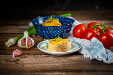 Fresh Homemade Spread with Tomatos, Garlic, Leek and Creamcheese 1