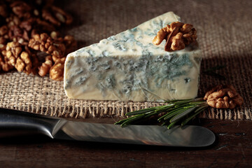Blue cheese with walnuts and rosemary.