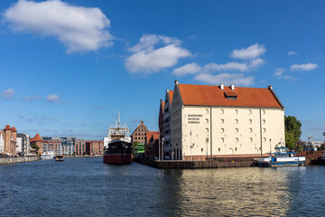 Naklejka premium the National Maritime Museum in restored medieval granaries on the Ołowianka island