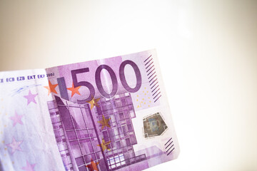 500 euros in official banknotes