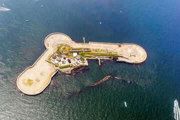 千葉県富津市沖の第二海堡を空撮