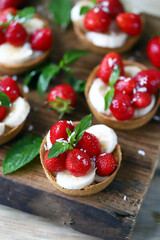 Summer tarts with strawberries. Healthy summer dessert. The keto diet. Keto dessert.