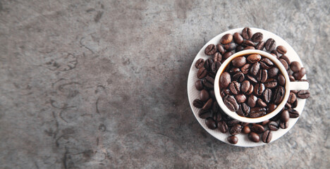 Obraz na płótnie Canvas Cup of coffee and coffee beans.