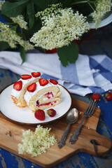 biscuit roll with strawberries