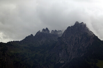 Obraz na płótnie Canvas Wolken im Gebirge