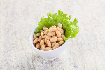 White canned beans for vegan suisine