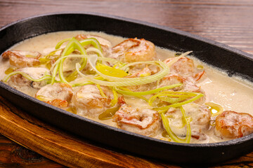Baked prawn with cream sauce