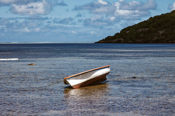 Fototapeta premium Fischerboot am Strand