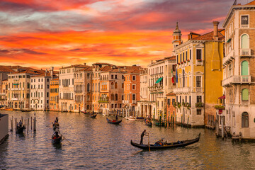 Fototapeta na wymiar Venedig Panorama bei Sonnenuntergang