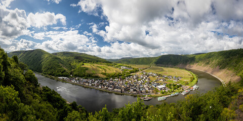 Fototapeta premium Briedern an der Mosel