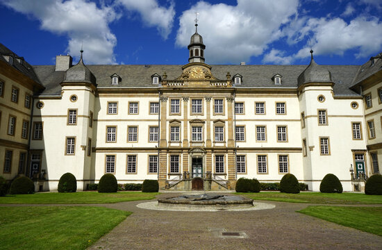 Ehemaliges Jesuitenkolleg B&uuml;ren, &ouml;ffentliches Geb&auml;ude im Kreis Paderborn, Ostwestfalen-Lippe	
