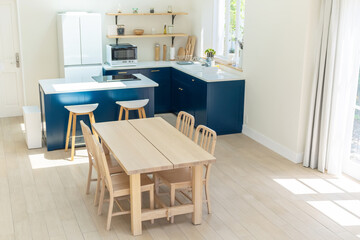 明るいダイニングキッチン