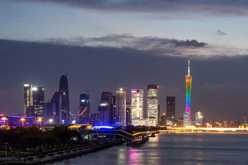 Obraz premium Guangzhou city buildings skyline night view