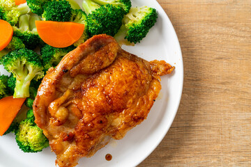 chicken steak with broccoli and carrot