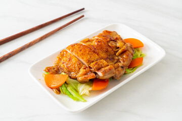 teppanyaki chicken steak with cabbage and carrot
