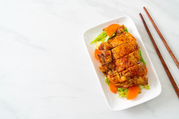 teppanyaki chicken steak with cabbage and carrot