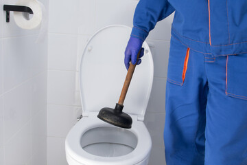 removal of a blockage of the toilet sewer, by the cleaning company