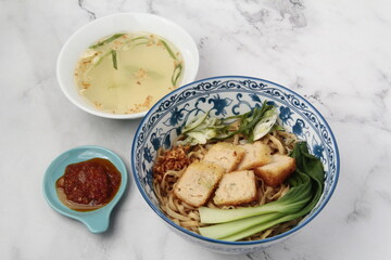 Freshly cooked Indonesian food called Bakmi Udang