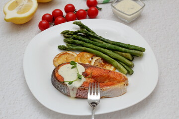 grilled salmon with vegetables