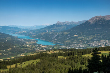 Paysage de l' Embrunais , vue sur le Lac de Serre Ponçon depuis le sommet du Méale  ,...
