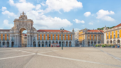 Fototapeta premium Lisbon city in the Daytime