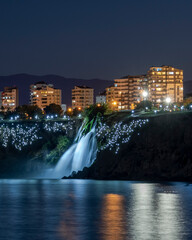 Obraz premium Coastal night view of Antalya City in Turkey