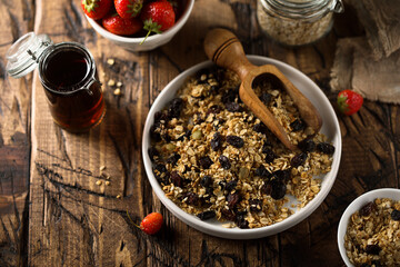 Fototapeta na wymiar Healthy homemade granola with berries