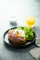 Homemade Benedict eggs with ham