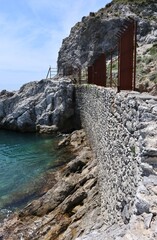 Erchie - Tratto costiero della cava abbandonata dell'ex Italsider