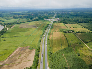 BR-116, Rodovia Régis Bittencourt, próximo a cidade de Registro no estado de São Paulo, Brasil