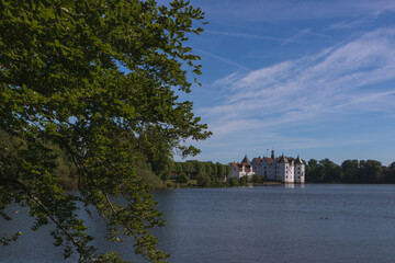 Fototapeta na wymiar Wasserschloss Glücksburg
