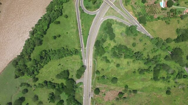 Road intersection of the 4g Pacifico highway that connects with the municipalities of Jeric&oacute;, Pueblo Rico and Tarso. It is also known by the name of Jamaica.