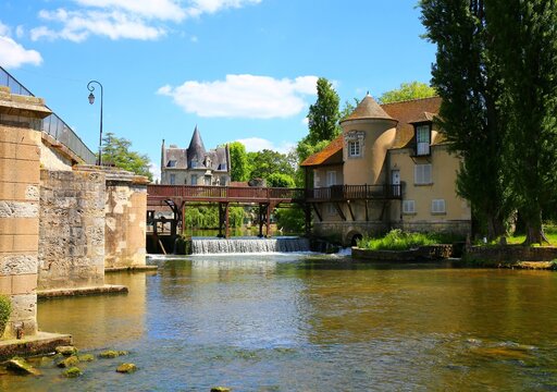 the old bridge in Moret sur Loing